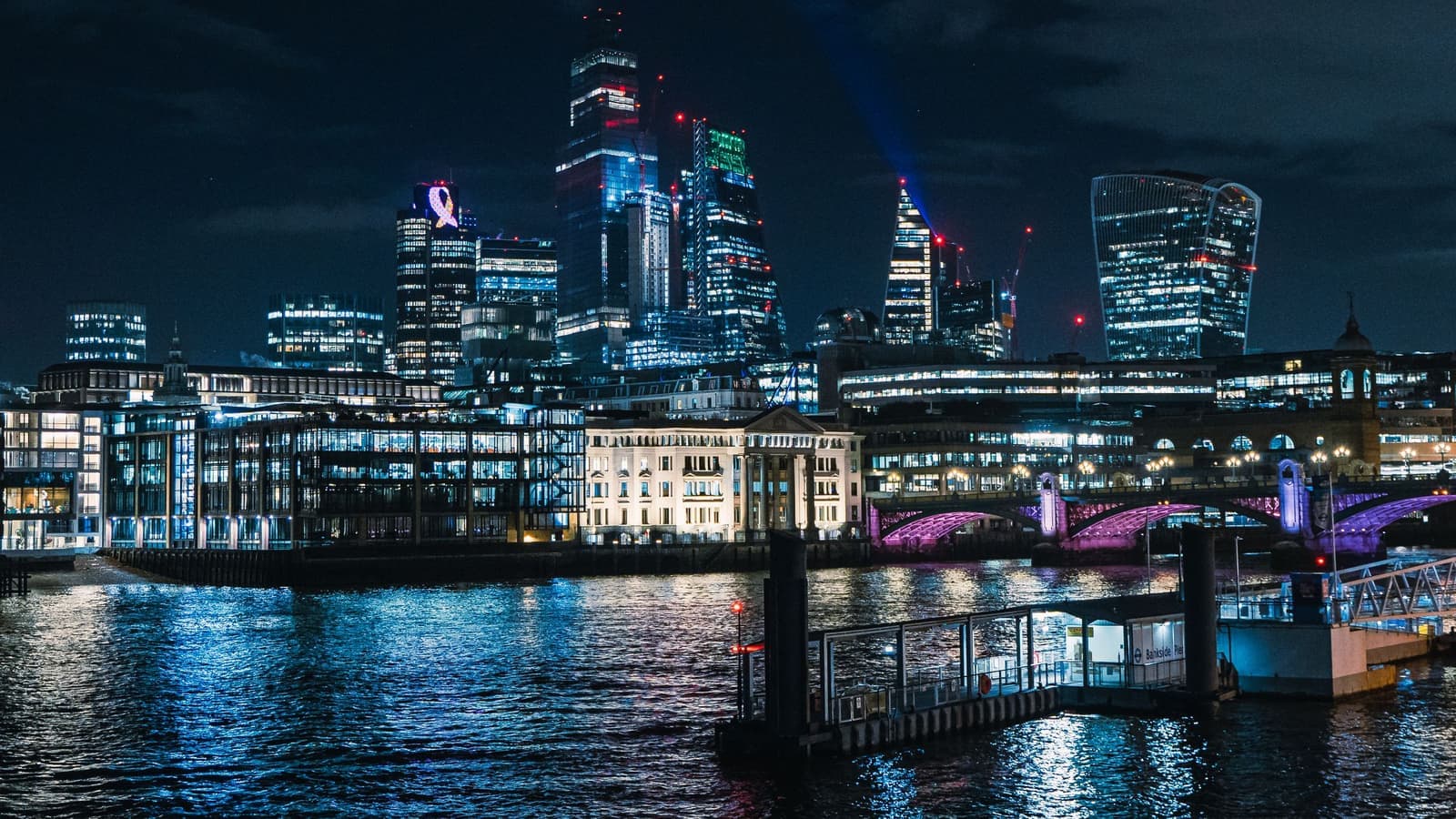 Call center outsourcing services for United Kingdom businesses
