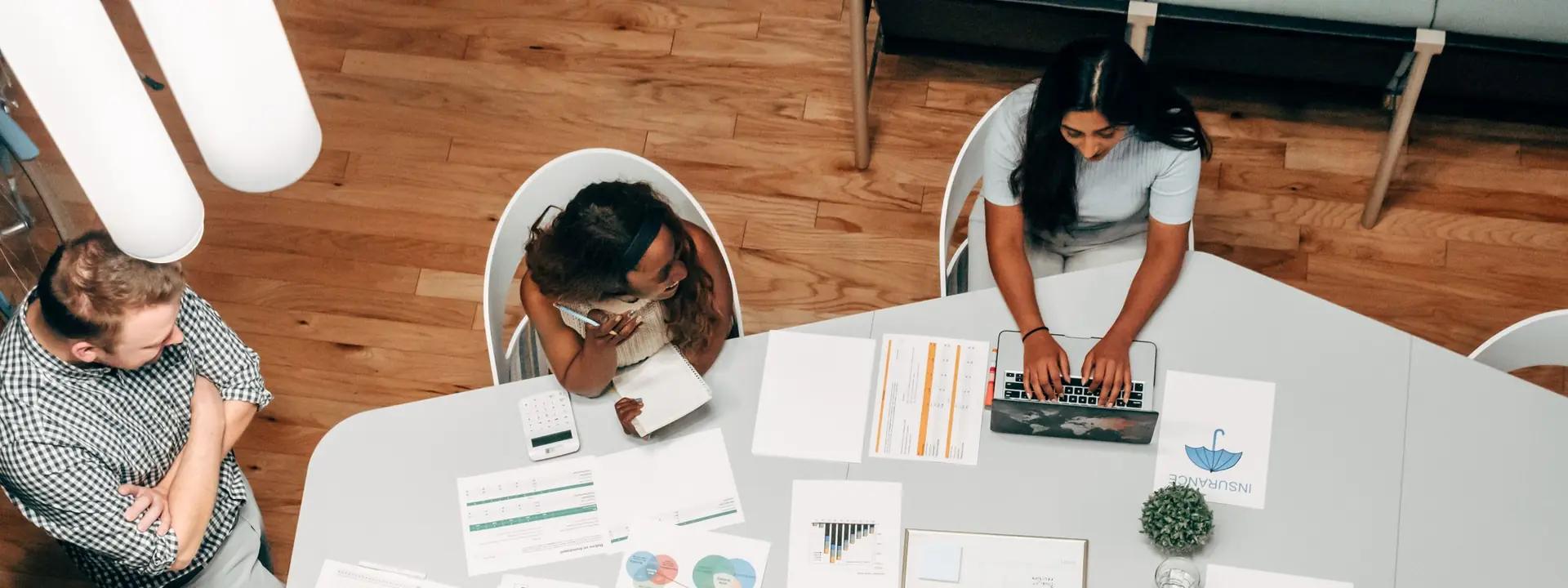 Delivery managers running a weekly outsourced call center performance review against agreed service levels